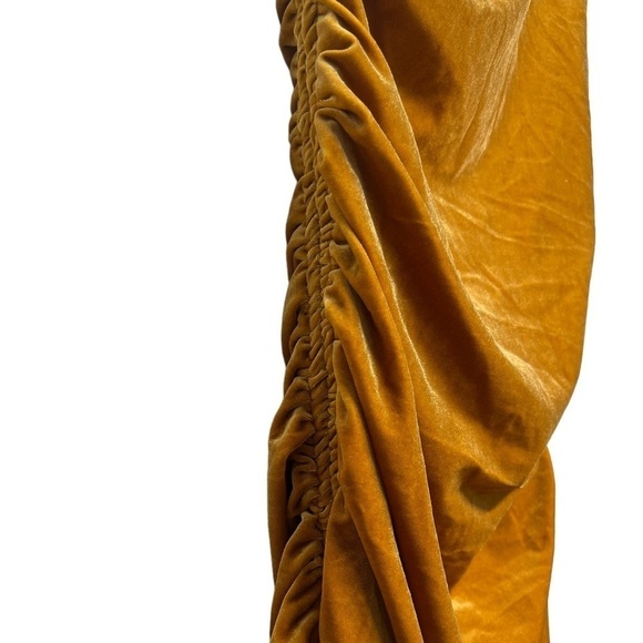 NWT HOUSE OF HARLOW 1960 Luxe Velvet Ruched One Shoulder Midi Dress Mineral Gold - Picture 8 of 10
